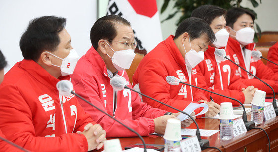 권영세 국민의힘 선거대책본부장이 4일 오전 서울 여의도 국회에서 열린 국민의힘 확대선거대책본부 회의에서 발언하고 있다. 2022.3.4/뉴스1