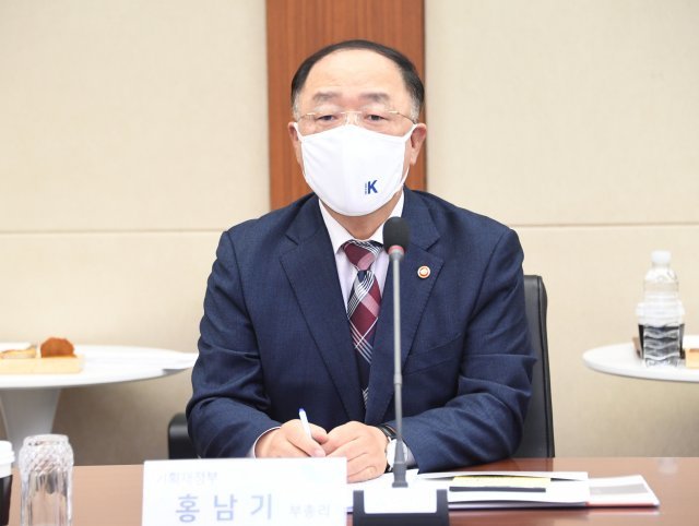 홍남기 경제부총리 겸 기획재정부 장관. ⓒNews1