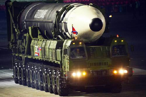 북한의 신형 대륙간탄도미사일(ICBM) ‘화성-17형’. (평양 노동신문=뉴스1)