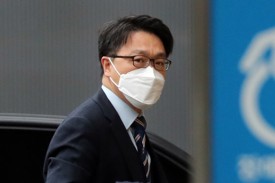 김진욱 고위공직자범죄수사처(공수처) 처장이 14일 오전 경기 정부과천청사 공수처로 출근하고 있다. 2022.3.14/뉴스1 © News1