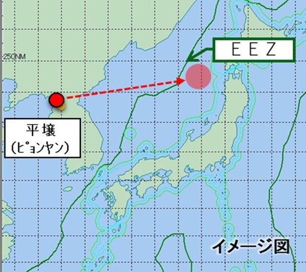 일본 방위성은 24일 북한이 쏜 신형 대륙간탄도미사일(ICBM) ‘화성-17형’이 홋카이도(北海道) 오시마(渡島) 반도 서쪽 약 150㎞ 거리 동해상의 일본 배타적경제수역(EEZ) 내에 떨어진 것으로 추정된다고 밝혔다. (일본 방위성)