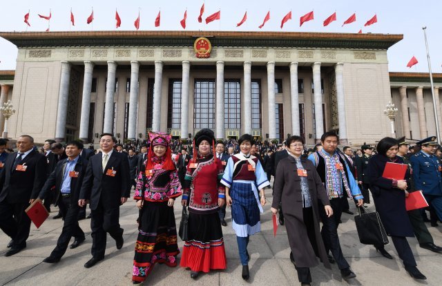 2018년 3월 중국 전국인민대표회의를 마치고 인민대회당을 나오는 참석자들. 베이징=뉴시스 신화통신