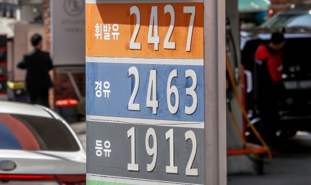 경유의 배신…가격 오르자 장점 사라진 디젤車, 판매량 급감｜동아일보