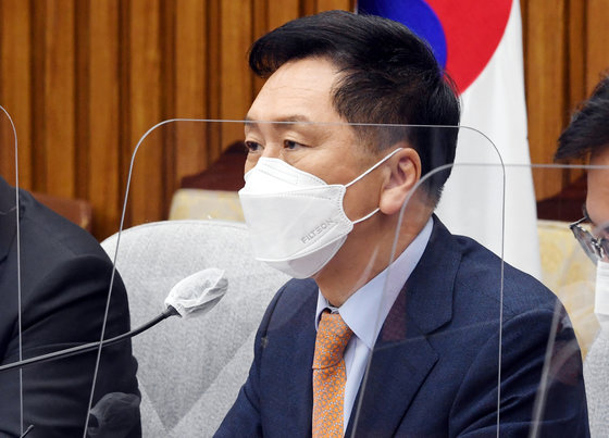 김기현 국민의힘 원내대표가 29일 오전 서울 여의도 국회에서 열린 원내대책회의에서 모두발언을 하고 있다. 김 원내대표는 이날 비공개 회의에서 원내대표직에서 물러나겠다는 의사를 밝혔다. 2022.3.29/뉴스1 © News1