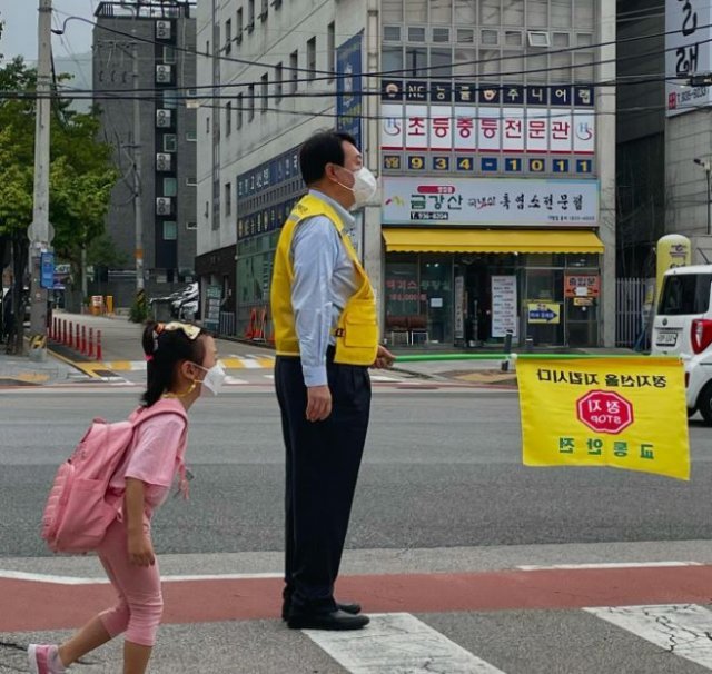 尹당선인, 오늘 명동밥집서 배식봉사…“약속 지키기 행보”｜동아일보