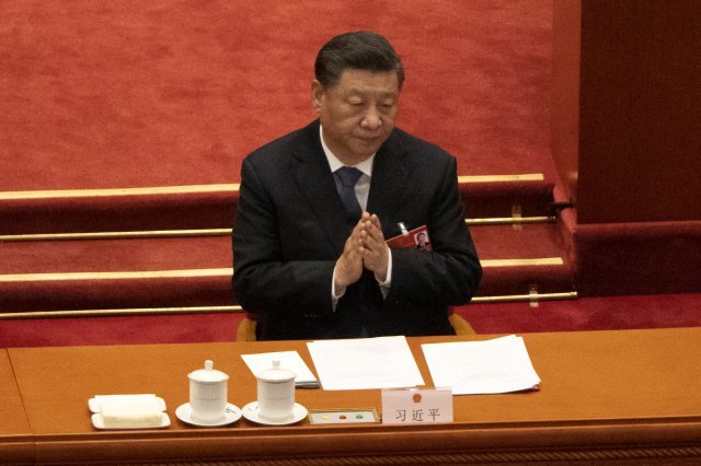 시진핑 중국 국가주석이 지난 3월 11일 중국 베이징 인민대회당에서 열린 전국인민대표대회(전인대) 폐막식에 참석해 박수하고 있다. 2022.03.11. AP/뉴시스