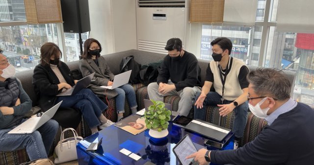 스케일업팀과 대화를 나누고 있는 드리머리, 출처: IT동아