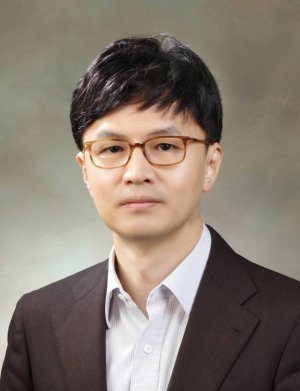 윤석열 대통령 당선인이 13일 오후 서울 종로구 통의동 인수위 공동기자회견장에서 새 정부 2차 인선을 발표했다. 사진은 한동훈 법무부장관 후보자. 대통령직인수위원회 제공