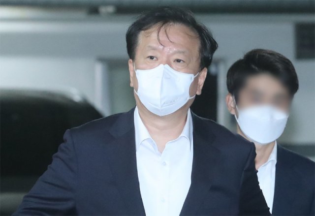 정호영 자녀, 잇단 특혜 의혹… 아빠병원서 봉사후 의대 편입