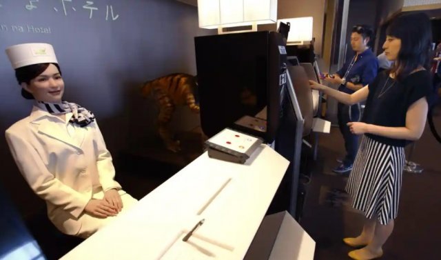 로봇이 안내하는 일본의 ‘헨나’(Henn-na) 호텔 모습. BBC 홈페이지