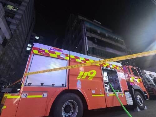 18일 오후 1시39분께 인천시 남동구 간석동 전체 8층짜리 건물 6층에서 거주민이 “시너를 뿌리고 불을 지르겠다고 한다 ”는 신고가 119로 접수됐다. ⓒ News1