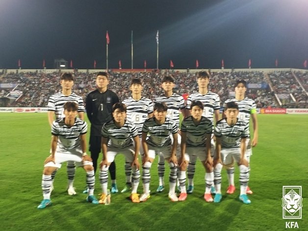 베트남 U23 대표팀과 경기한 한국 U19 대표팀.(대한축구협회 제공) © 뉴스1