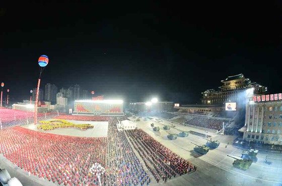 북한이 작년 1월14일 평양 김일성광장에서 제8차 조선노동당 대회 기념 열병식을 개최했다. (평양 노동신문=뉴스1)