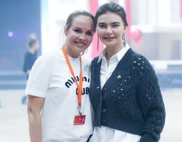 푸틴의 연인으로 알려진 알리나 카바예바(오른쪽)와 리듬체조 주니어 국가대표 감독 예카테리나 시로티나와 모스크바. (인스타그램 갈무리) © 뉴스1