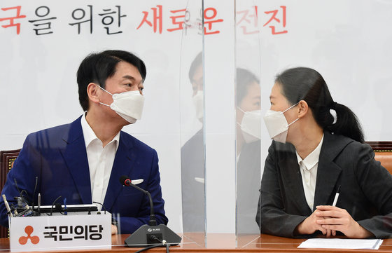 안철수 국민의당 대표와 권은희 원내대표. © News1