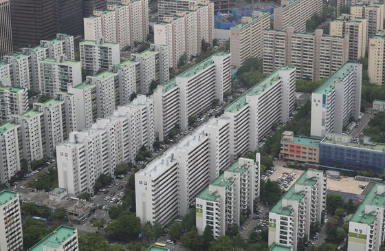 서울 여의도 63아트에서 바라본 여의도 일대 아파트 모습. © News1