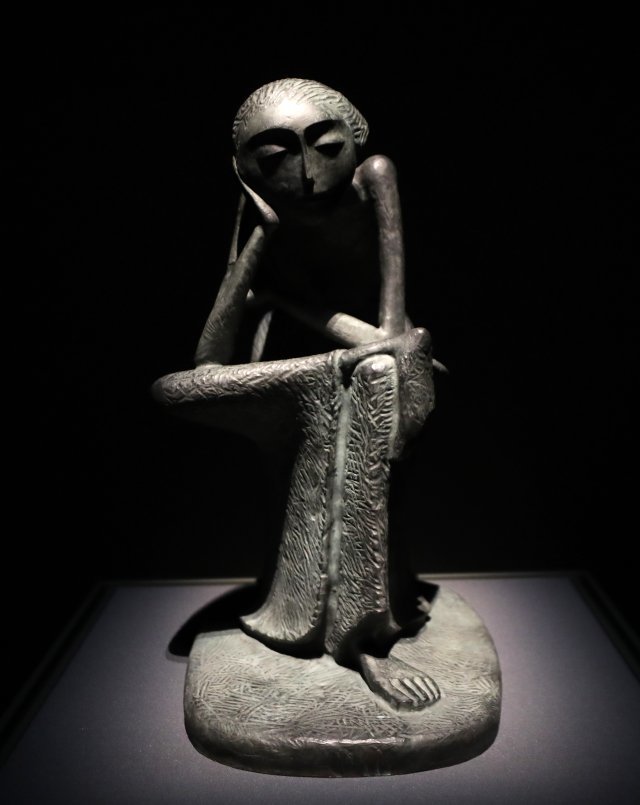 최종태 ‘생각하는 여인’