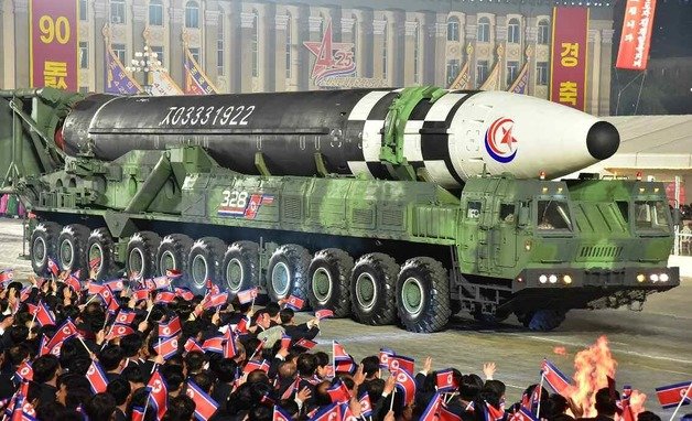 북한 대륙간탄도미사일(ICBM) ‘화성-17형’. (평양 노동신문=뉴스1)