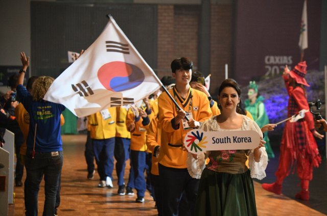2021 카시아스두술 데플림픽 개회식에 들어서는 한국 대표단. 한국농아인스포츠연맹 제공