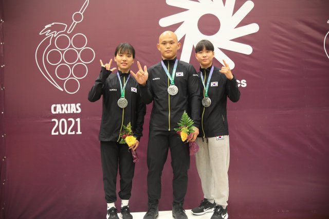 2021 카시아스두술 유도 메달리스트 권라임, 황현, 이현아(왼쪽부터). 한국농아인스포츠연맹 제공