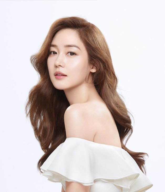 성유리 / 이니셜 엔터