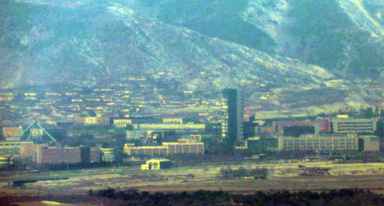 경기도 파주시 접경지에서 바라본 북한 개성공단. 2022.2.3/뉴스1