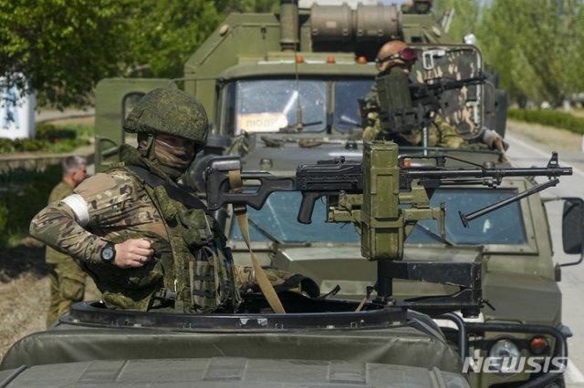 자포리자 원전 경비하는 러시아 군인들.