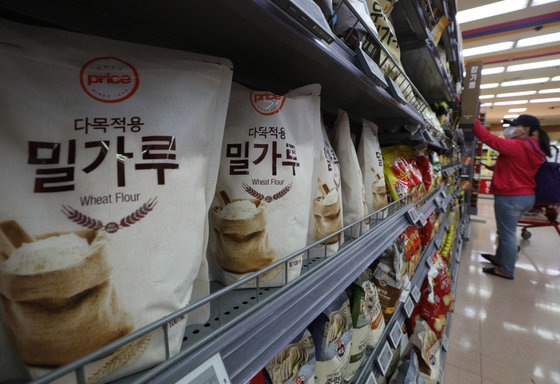 식량 문제 희망' 인도, 밀 수출 금지 발표…빵 값 더 비싸질 듯｜동아일보