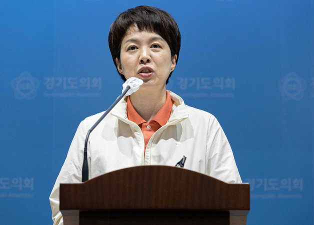 김은혜 국민의힘 경기도지사 후보가 13일 오전 서울 영통구 경기도의회 브리핑룸에서 부동산 분야 등 정책발표를 하고 있다. 2022.5.13/뉴스1