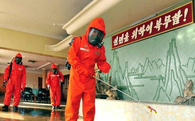 북한 전역에서 15일 코로나19(신종 코로나바이러스 감염증) 관련 유열자(발열자)가 39만2920여명 새로 발생했으며 8명이 사망했다고 조선노동당 기관지 노동신문이 16일 보도했다. 평양 노동신문=뉴스1