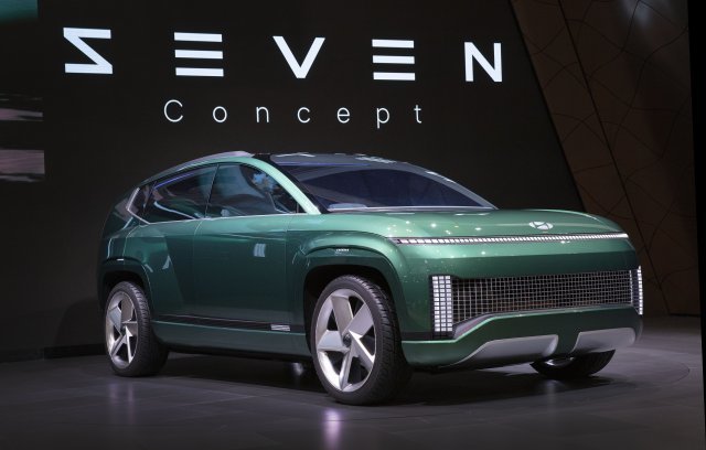 현대자동차그룹은 21일 미국 조지아주에 전기차를 생산하기 위한 신공장 건설 계획을 공식 발표했다. 이 공장에서 생산될 것으로 예상되는 현대차 대형 전기 SUV 콘셉트카 ‘세븐’.