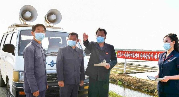 북한 황해북도 당 위원회에서 신종 코로나바이러스 감염증(코로나19) 관련 정치 선전을 활발히 전개하고 있다고 23일 당 기관지 노동신문이 보도했다. (평양 노동신문=뉴스1)