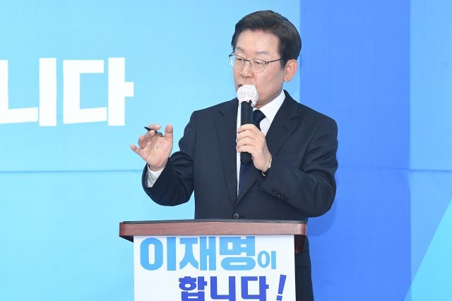 이재명 더불어민주당 인천 계양을 국회의원 후보가 24일 계양구 선거 캠프에서 ‘계양 테크노밸리 마스터플랜 발표’ 기자회견을 하고 있다. 국회사진기자단