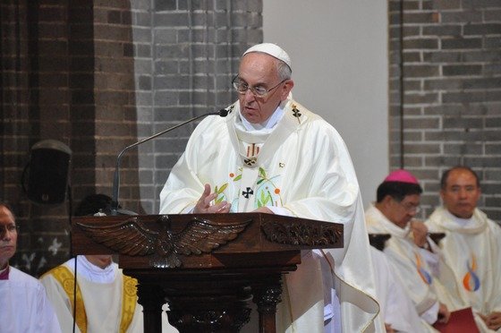 프란치스코 교황이 서울 명동성당에서 ‘평화와 화해를 위한 미사‘를 집전하고 있다. 교황방한위원회