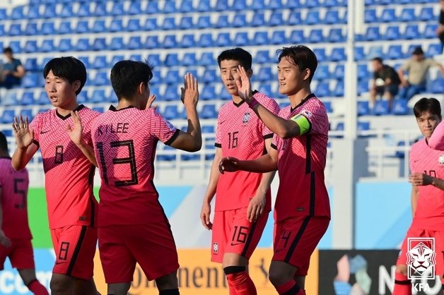 황선홍 감독이 이끄는 U23 대표팀이 2022 아시아축구연맹(AFC) U23 아시안컵 조별리그 첫 경기에서 완승을 거뒀다. 대한축구협회 제공