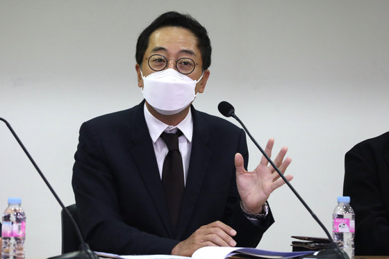 금태섭 더불어민주당 전 의원이 28일 오후 서울 여의도 국회의원회관에서 열린 ‘검수완박 vs 부패완판’ 범국민 토론회에서 발제를 하고 있다. (공동취재) 2022.4.28/뉴스1 © News1