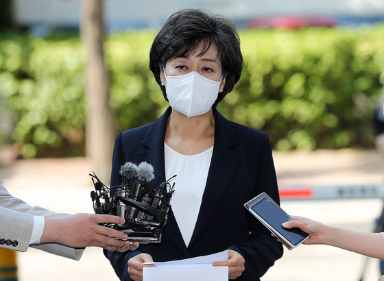 박순애 사회부총리 겸 교육부 장관 후보자가 지난달 27일 서울 여의도 한국교육시설안전원에 마련된 인사청문회 준비 사무실로 첫 출근하며 소회를 밝히고 있다. /뉴스1