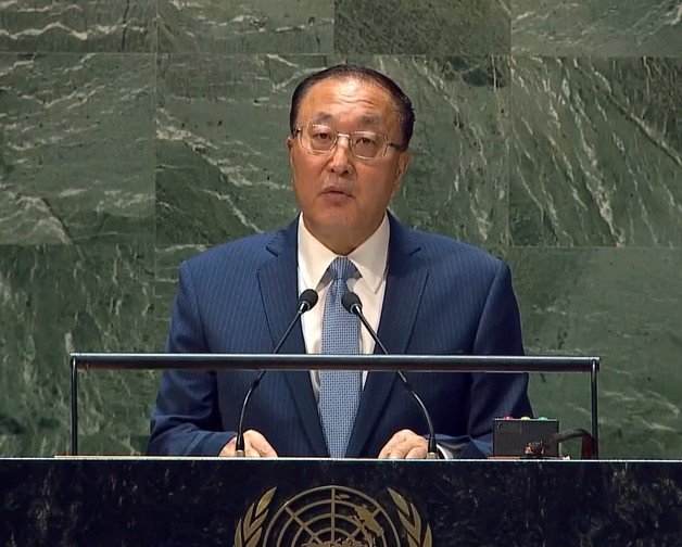 장쥔 주유엔 중국대사가 8일(현지시간) 유엔총회 회의에서 발언을 하고 있다. © 뉴스1(유튜브 화면 캡처)