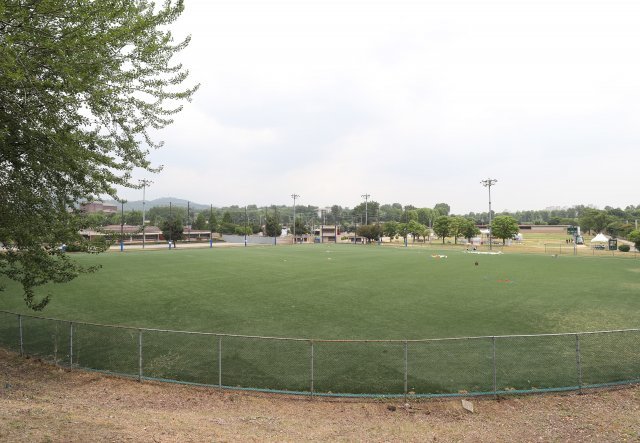 스포츠필드에서는 열린 도서관 등이 있어 여가를 보낼 수 있다.