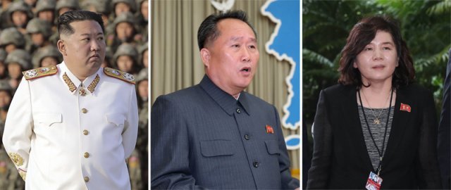 왼쪽부터 김정은 국무위원장, 리선권 통일전선부장, 최선희 외무상.