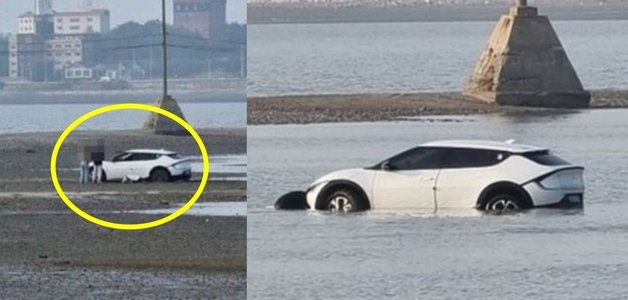 지난 5일 인천 옹진군의 한 갯벌에 빠진 렌터카 전기차. 온라인 커뮤니티 갈무리