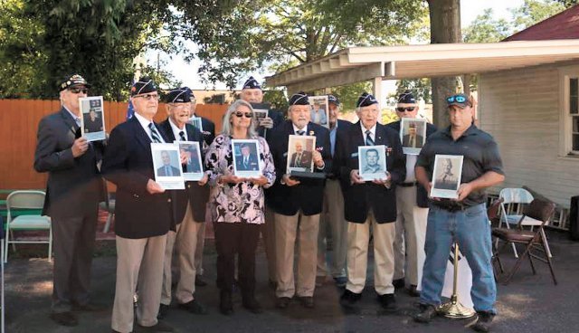 6·25전쟁 미국인 참전용사 액자 전달식.