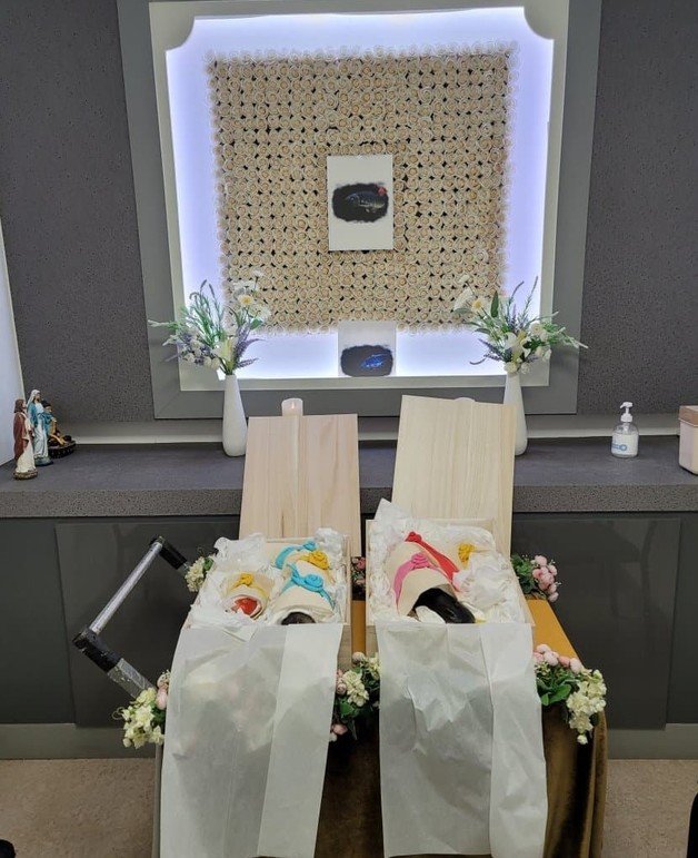 정씨가 공개한 10년 동안 키운 물고기의 장례식 모습. (온라인 커뮤니티 갈무리) © 뉴스1