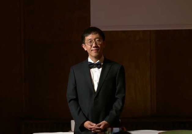 허준이 미국 프린스턴대학교 교수(한국 고등과학원 석학교수)가 수학자 최고의 영예인 필즈상을 수상했다. (국제수학연맹 2022년 세계수학자대회 생중계 화면 갈무리) 2022.07.05 /뉴스1