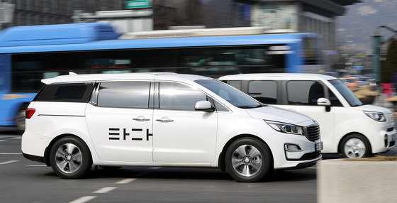 서울 도심에서 운행하고 있는 타다 차량. 2020.2.19/뉴스1 © News1