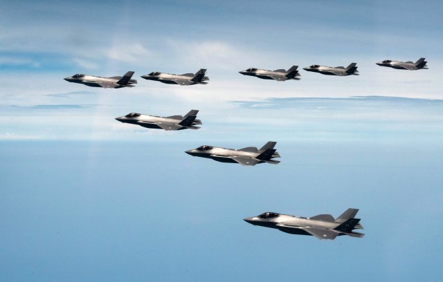 7월 11일부터 14일까지 진행 중인 한미연합비행훈련에서 한미 양국의 F-35A 8대가 국내 임무공역에서 연합 비행을 실시하고 있다. 한미 양국 편대장이 리더를 바꿔가면서 편대를 이끌고 있다.공군제공