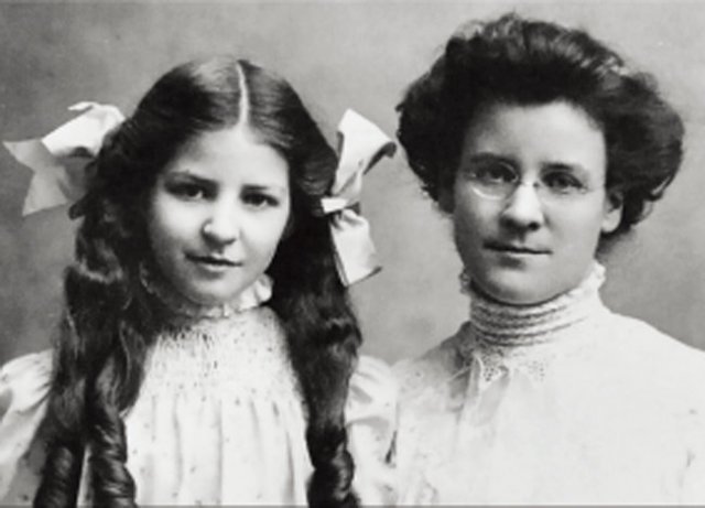 MBTI를 개발한 딸 이사벨 브릭스 마이어스(왼쪽)와 어머니 캐서린 쿡 브릭스. 마이어스&브릭스재단 제공