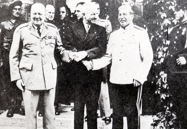 1945년 독일 포츠담에서 모인 윈스턴 처칠 영국 총리와 해리 트루먼 미국 대통령, 이오시프 스탈린 소련대원수. 동아일보 DB