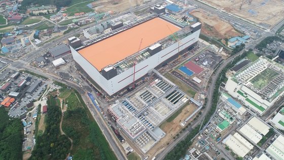 SK하이닉스 충북 청주사업장의 M15 공장 전경. © News1