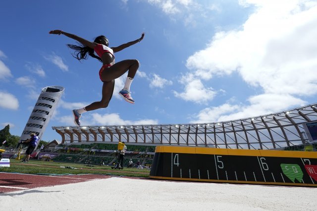 스페인의 파티마 디아메가 23일 오리건주 유진에서 열린 세계 육상 선수권 대회 여자 멀리뛰기 예선전에 출전하고 있다. AP 뉴시스